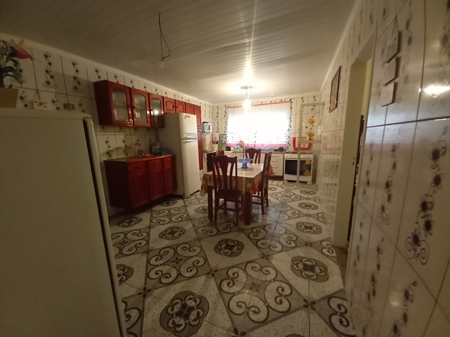 Casa à venda com 4 quartos, 90m² - Foto 2