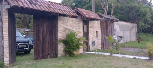 Casa à venda com 2 quartos, 100m² - Foto 1