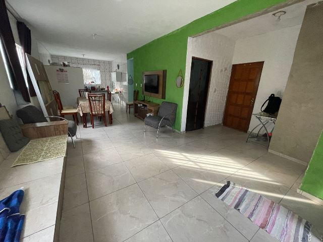 Casa à venda com 4 quartos, 200m² - Foto 4