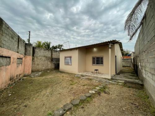 Casa à venda com 2 quartos, 100m² - Foto 1