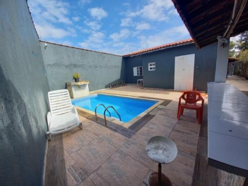 Casa à venda com 3 quartos, 104m² - Foto 1