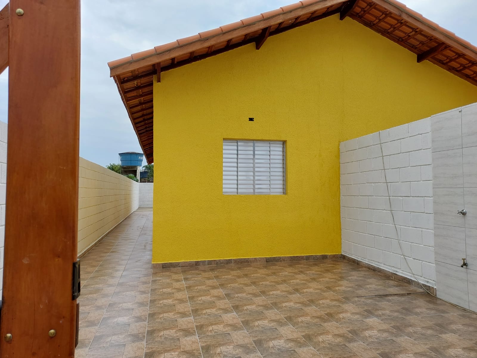 Casa à venda com 2 quartos, 56m² - Foto 9