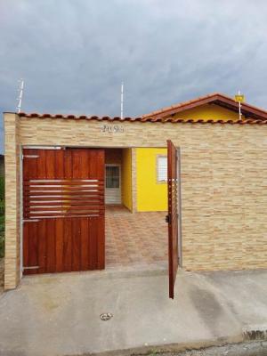 Casa à venda com 2 quartos, 65m² - Foto 1