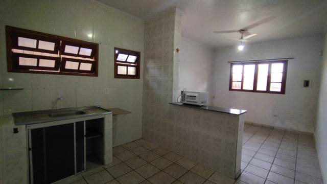 Casa à venda com 2 quartos, 53m² - Foto 9