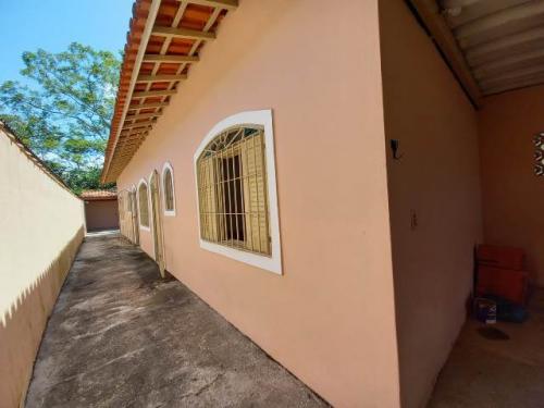 Casa à venda com 2 quartos, 55m² - Foto 1