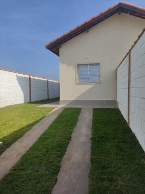 Casa à venda com 2 quartos, 50m² - Foto 4