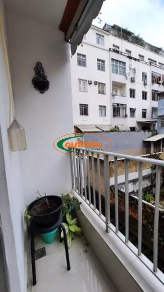 Apartamento à venda com 2 quartos, 79m² - Foto 3