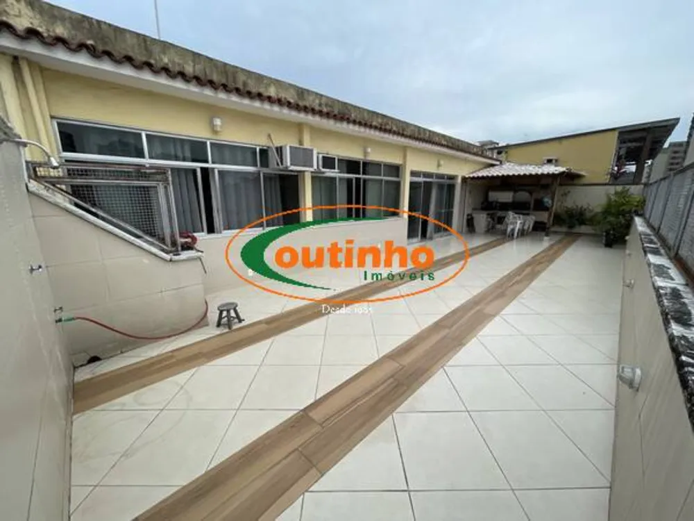 Cobertura, 3 quartos, 204 m² - Foto 2