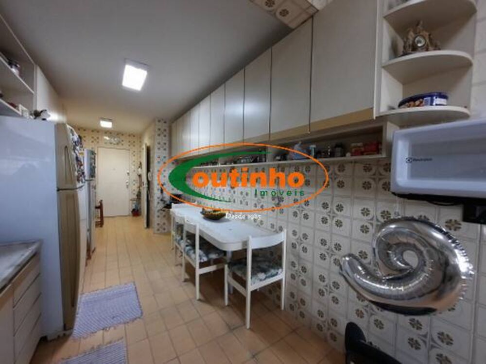 Apartamento à venda com 3 quartos, 140m² - Foto 8