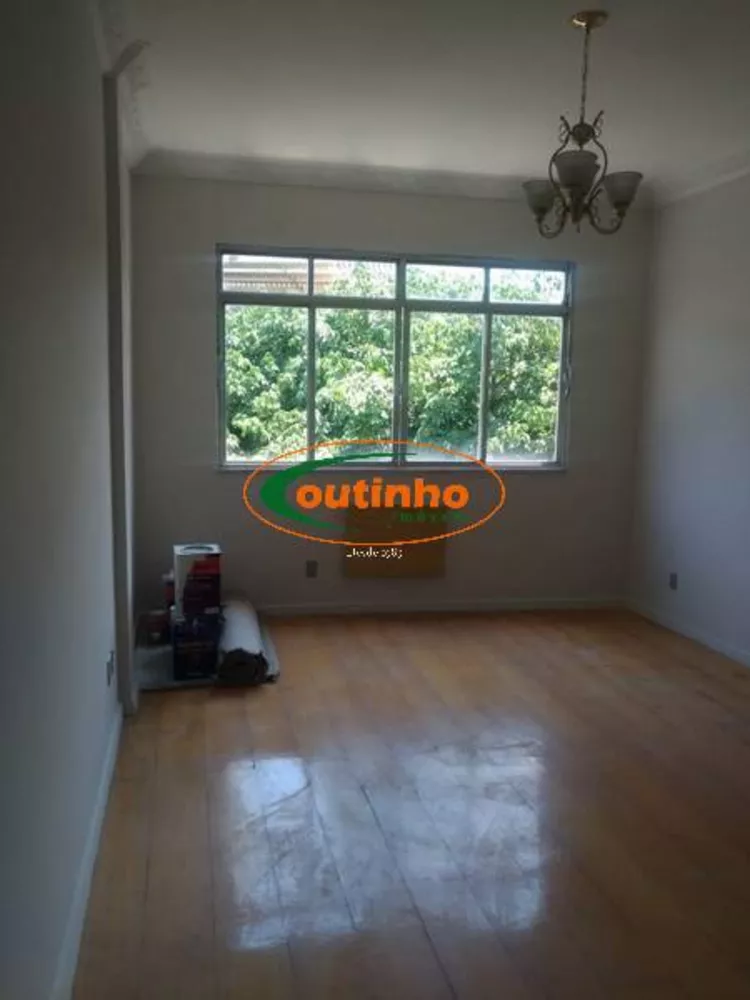 Apartamento à venda com 3 quartos, 85m² - Foto 2