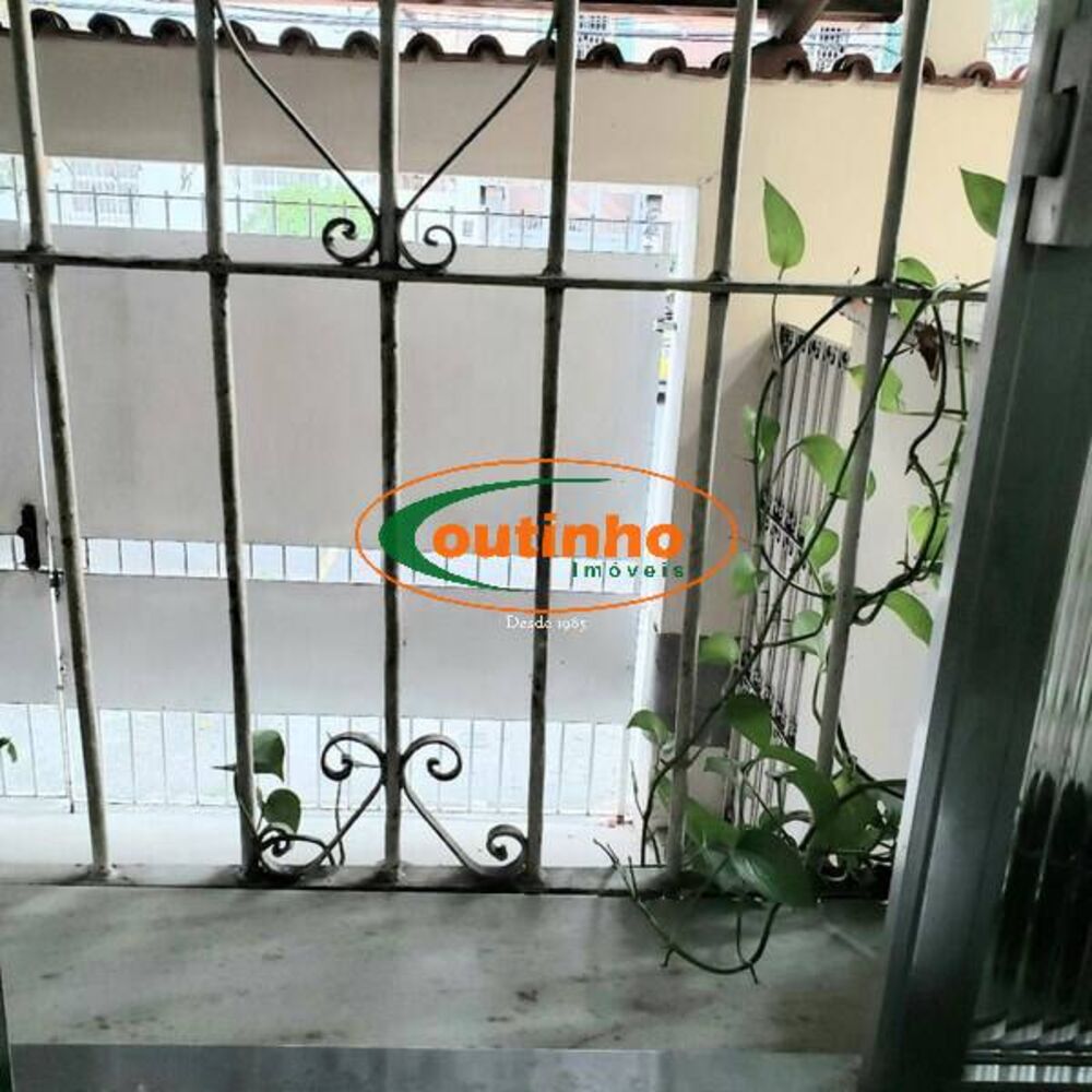 Apartamento à venda com 2 quartos, 76m² - Foto 8