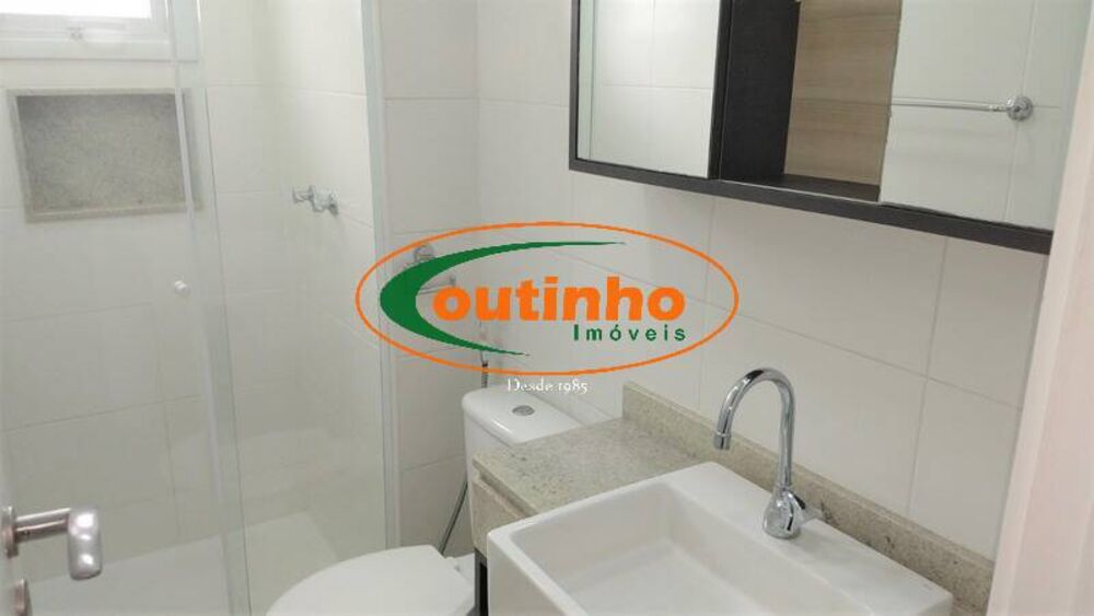 Apartamento à venda com 2 quartos, 68m² - Foto 2