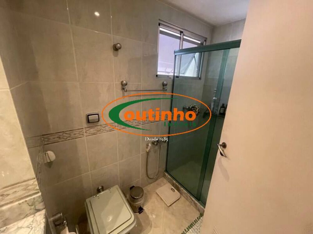 Apartamento à venda com 3 quartos, 140m² - Foto 4