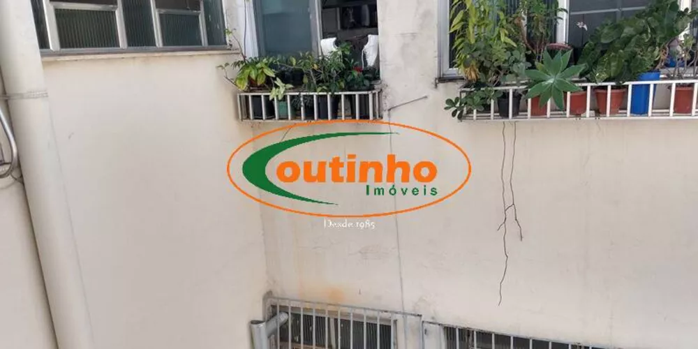 Apartamento à venda com 2 quartos, 64m² - Foto 20