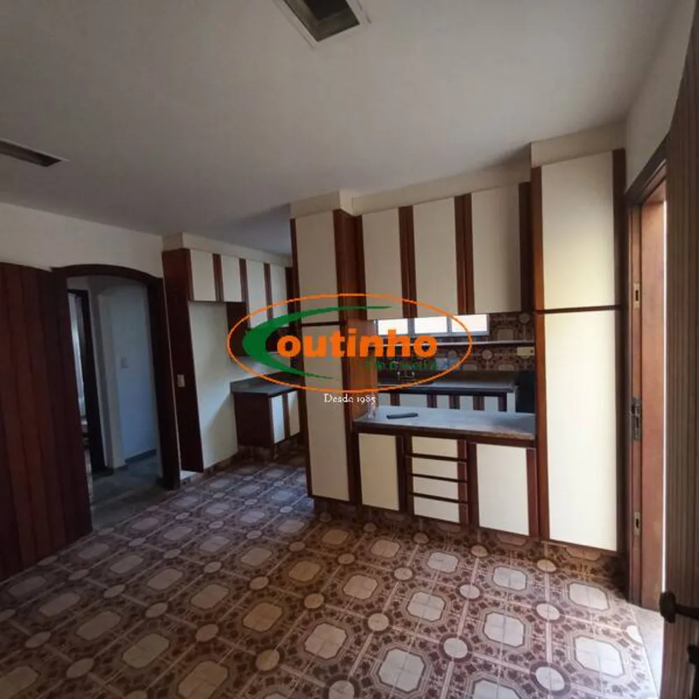 Casa, 4 quartos, 242 m² - Foto 2