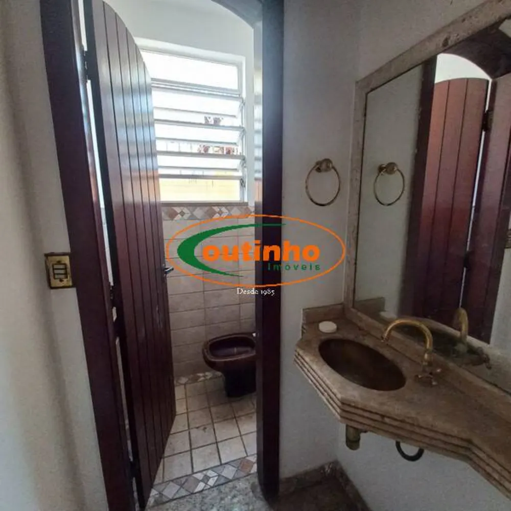 Casa, 4 quartos, 242 m² - Foto 1