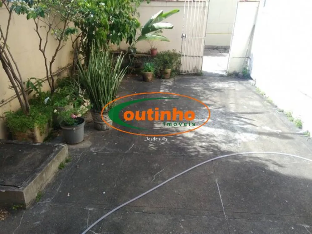 Casa, 5 quartos, 213 m² - Foto 1