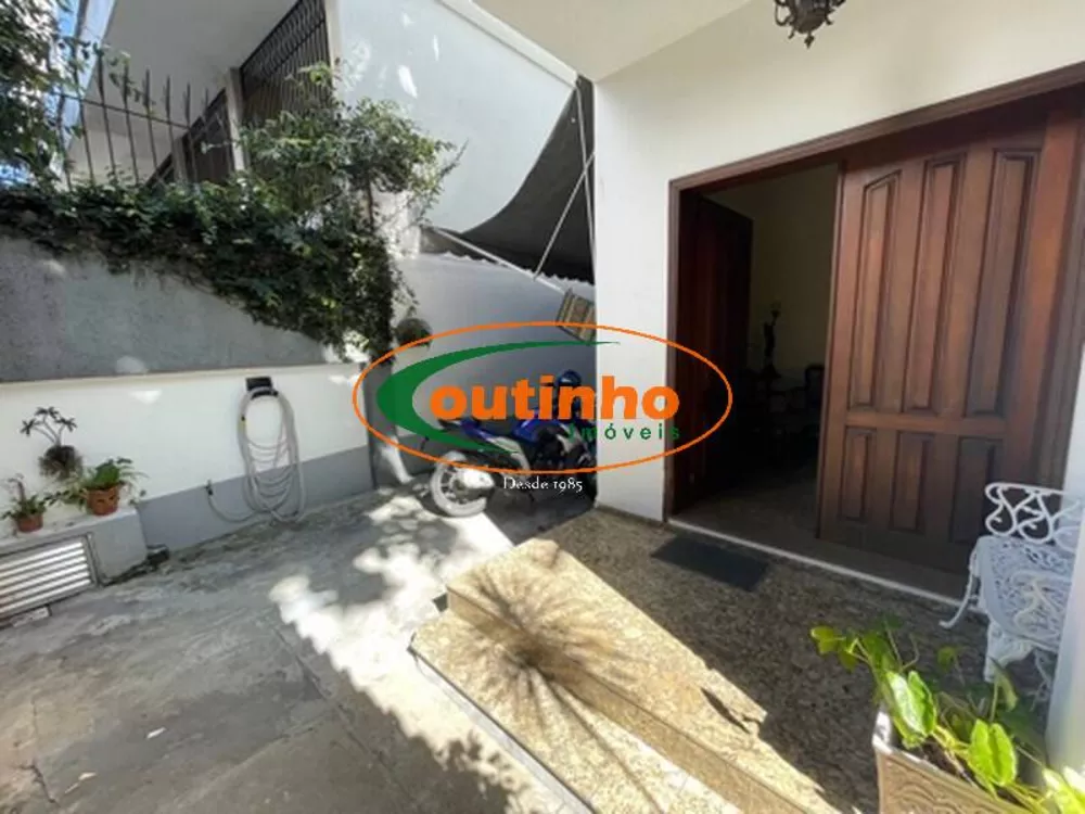 Casa à venda com 5 quartos, 300m² - Foto 3