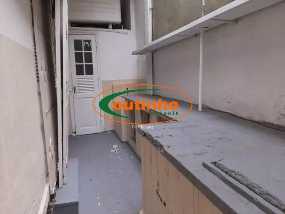 Casa à venda com 5 quartos, 169m² - Foto 4