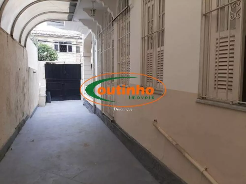 Casa à venda com 5 quartos, 169m² - Foto 3