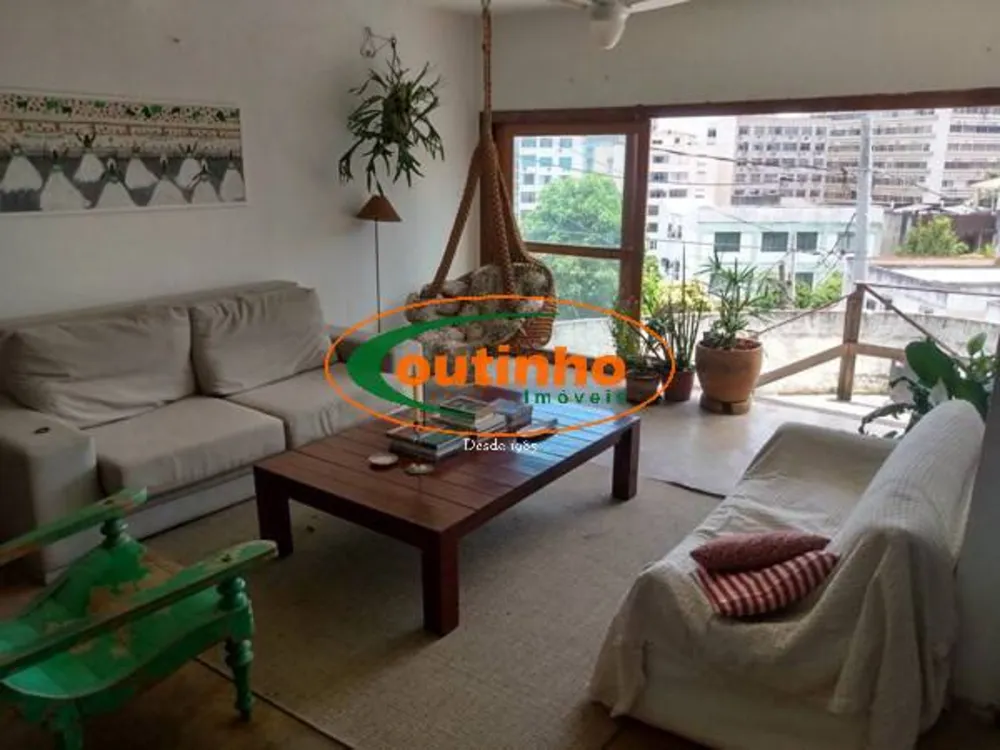 Casa, 3 quartos, 218 m² - Foto 1