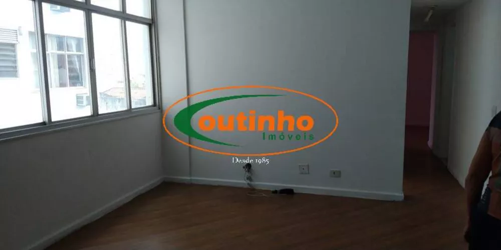 Apartamento à venda com 2 quartos, 69m² - Foto 3