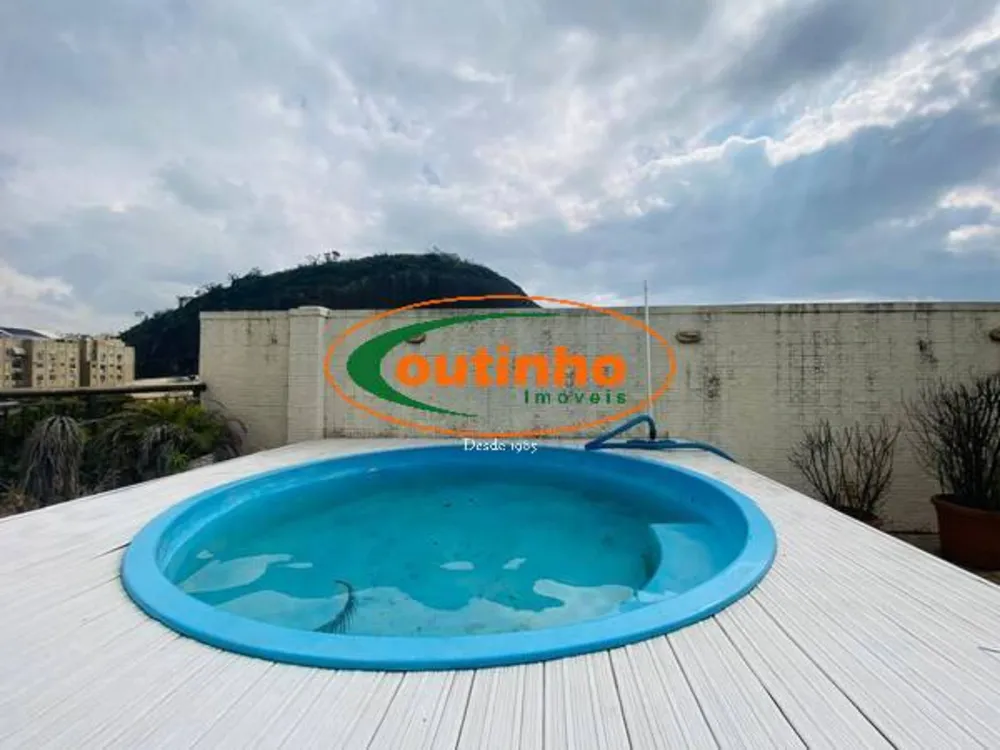 Cobertura, 3 quartos, 222 m² - Foto 2