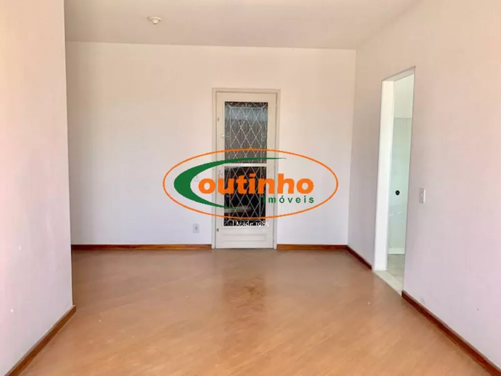 Apartamento à venda com 2 quartos, 70m² - Foto 2