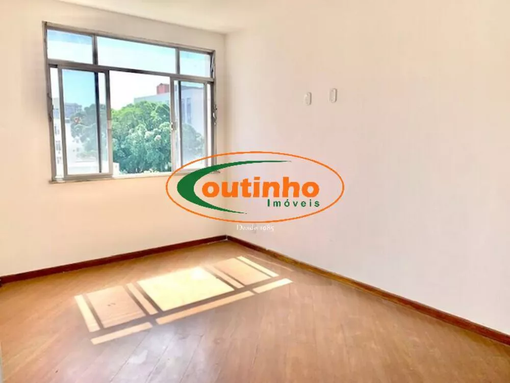 Apartamento à venda com 2 quartos, 70m² - Foto 1