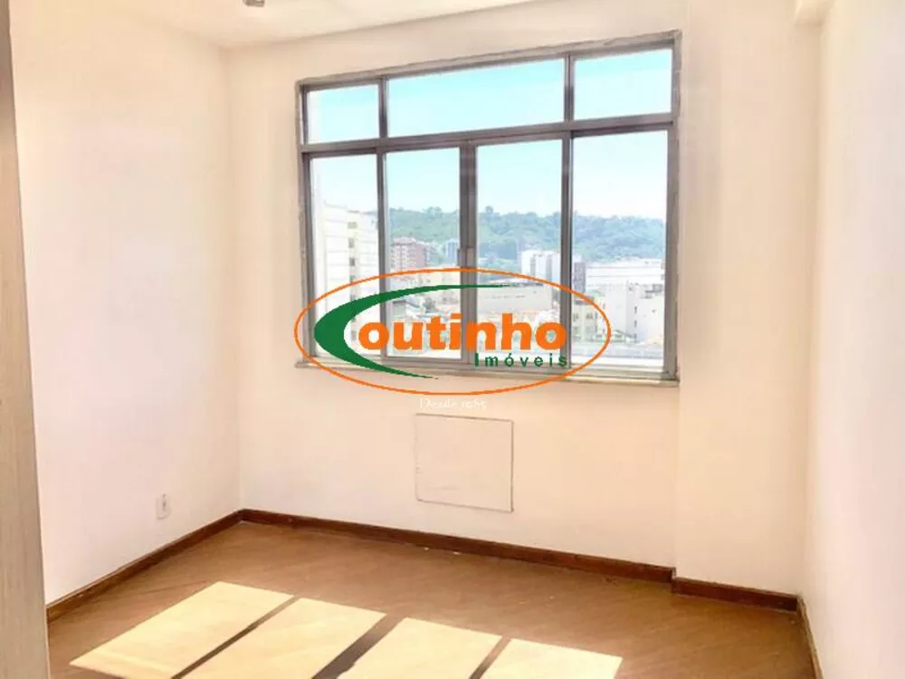 Apartamento à venda com 2 quartos, 70m² - Foto 3