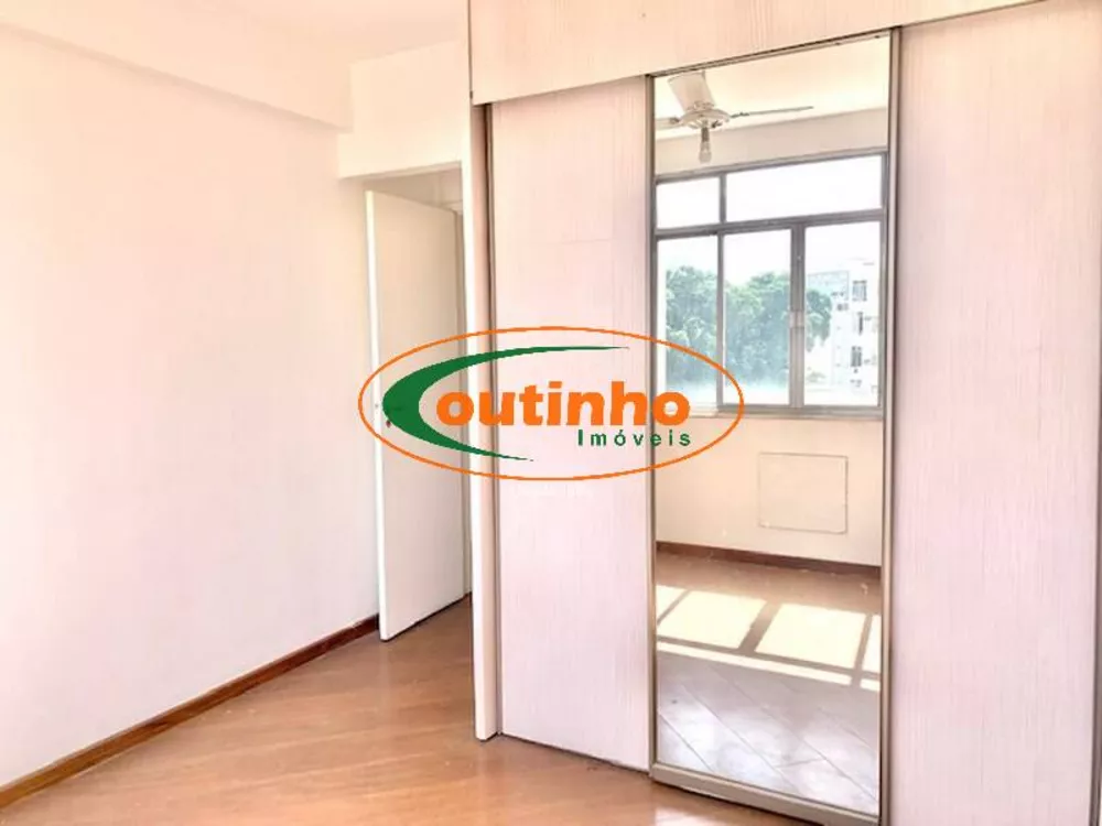 Apartamento à venda com 2 quartos, 70m² - Foto 4