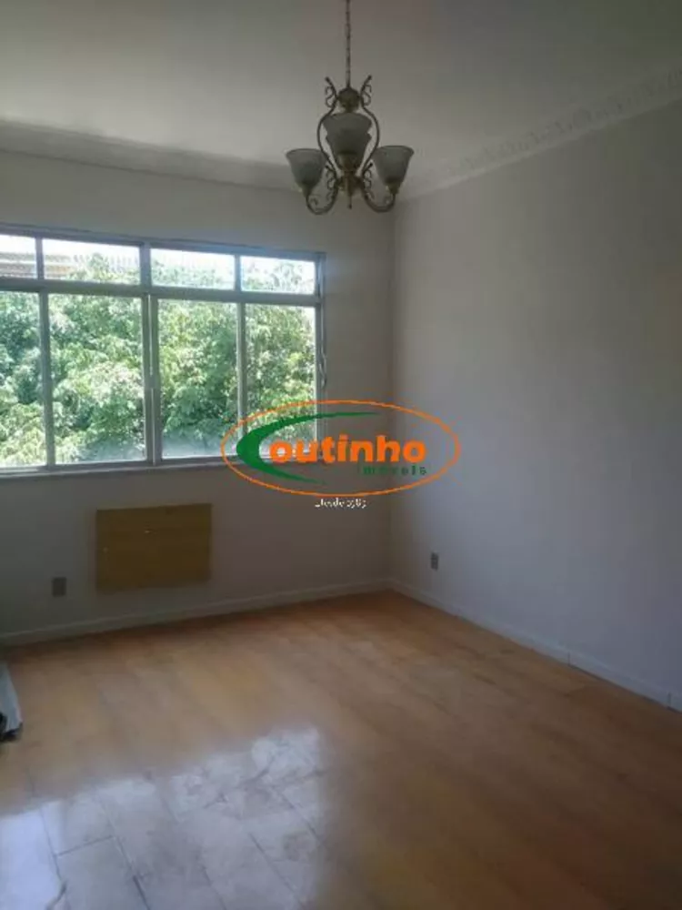 Apartamento à venda com 3 quartos, 85m² - Foto 3