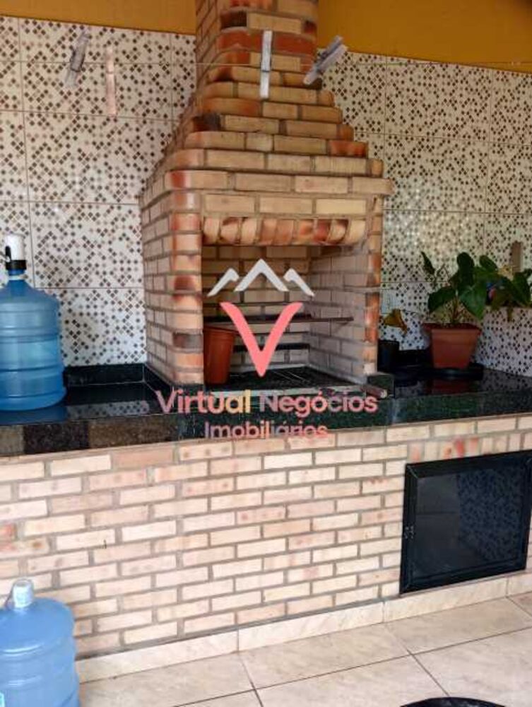 Casa à venda com 2 quartos, 80m² - Foto 1