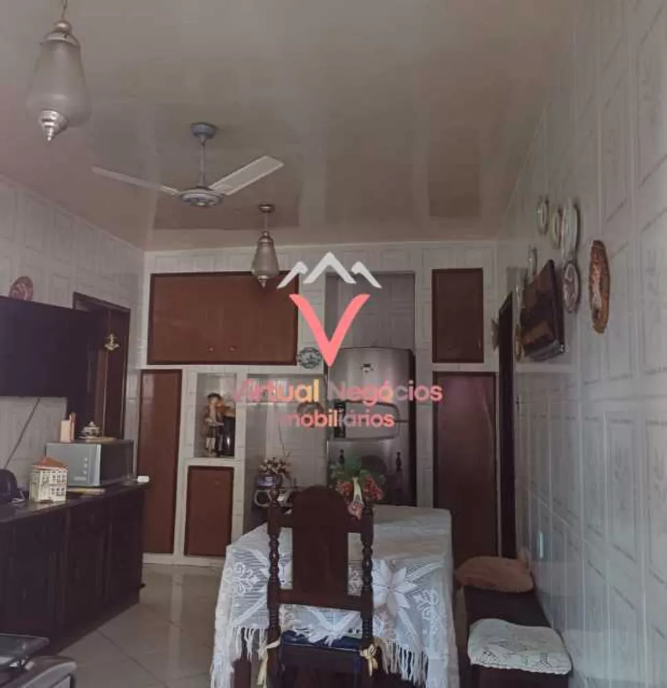 Casa, 5 quartos, 210 m² - Foto 1