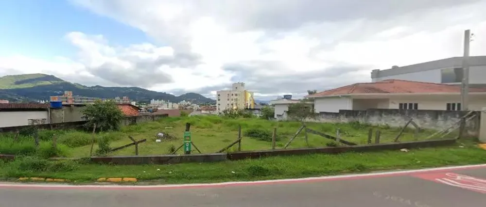 Loteamento e Condomínio - Foto 1
