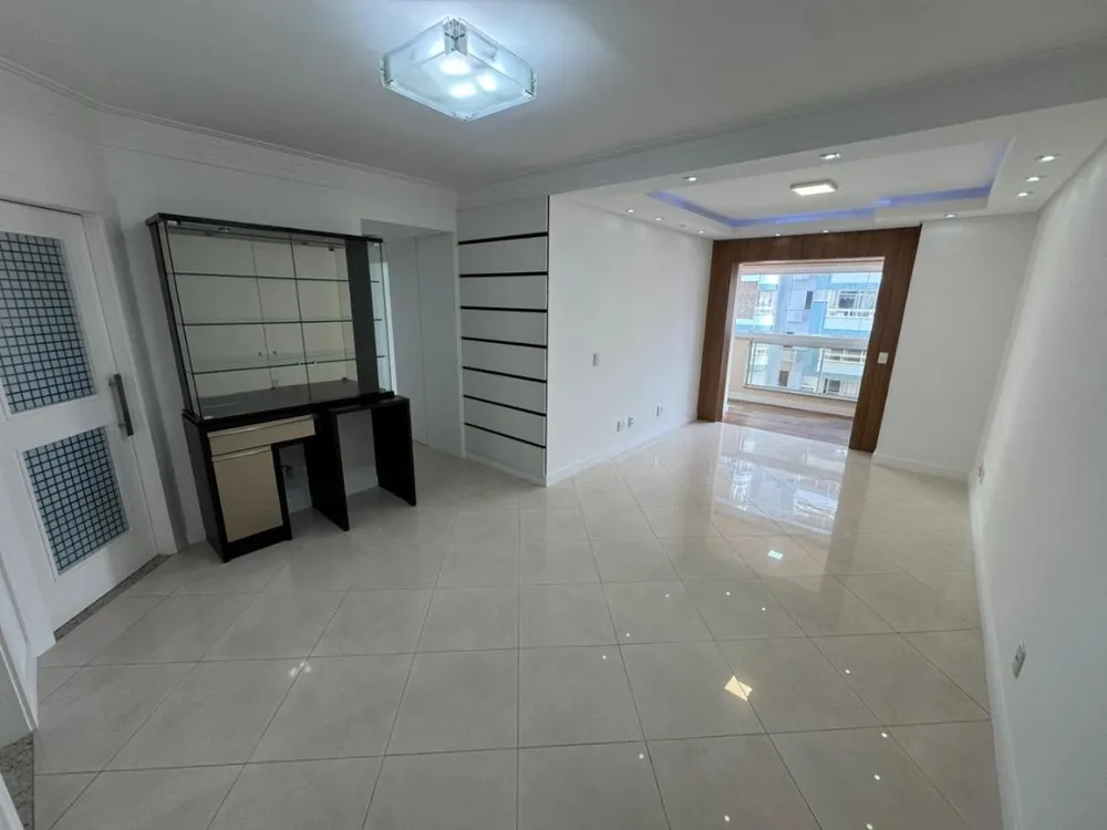 Apartamento, 3 quartos, 131 m² - Foto 2