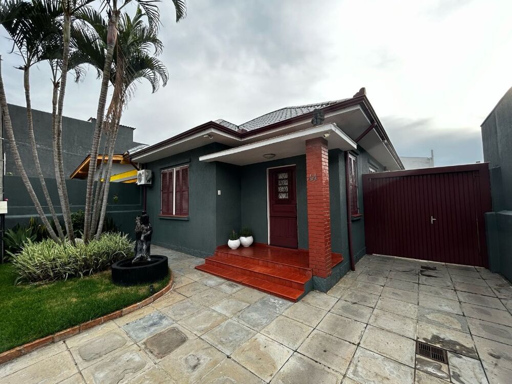 Casa à venda com 4 quartos, 135m² - Foto 1