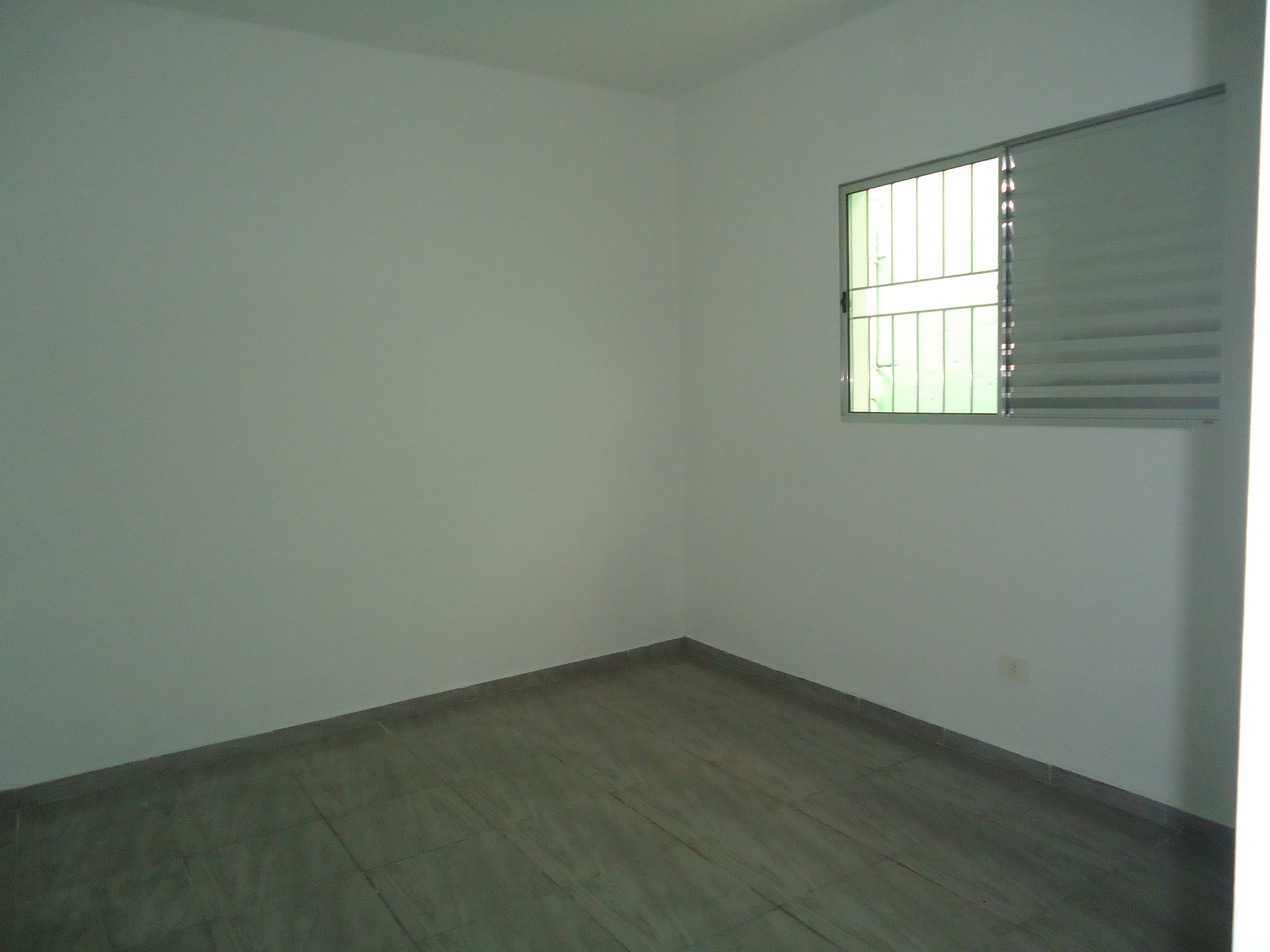 Casa para alugar com 1 quarto, 58m² - Foto 1