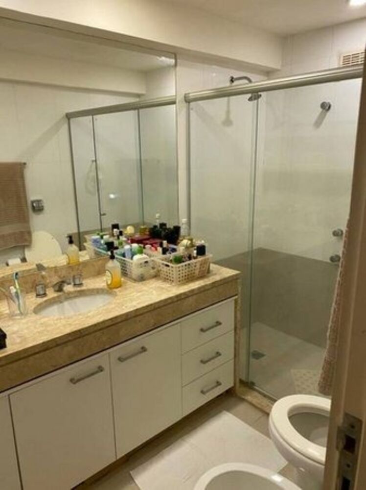Apartamento à venda com 4 quartos, 180m² - Foto 2