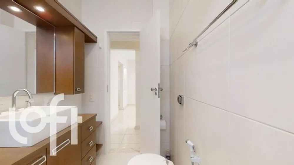 Apartamento à venda com 2 quartos, 70m² - Foto 2