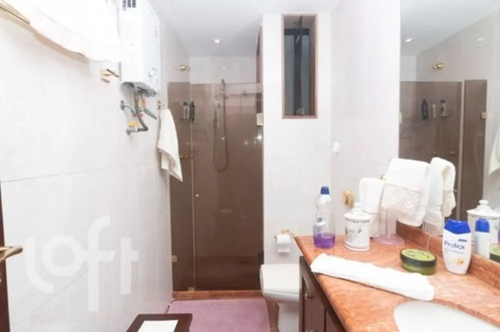 Apartamento à venda com 3 quartos, 206m² - Foto 4