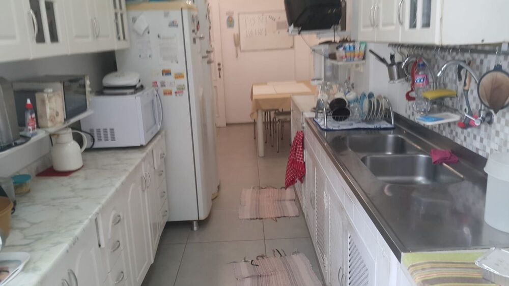 Apartamento à venda com 3 quartos, 220m² - Foto 5