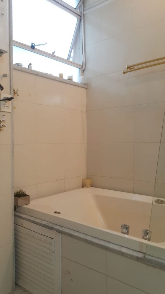Apartamento à venda com 3 quartos, 220m² - Foto 2