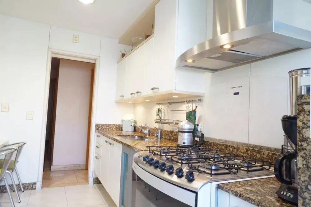 Apartamento à venda com 3 quartos, 148m² - Foto 3