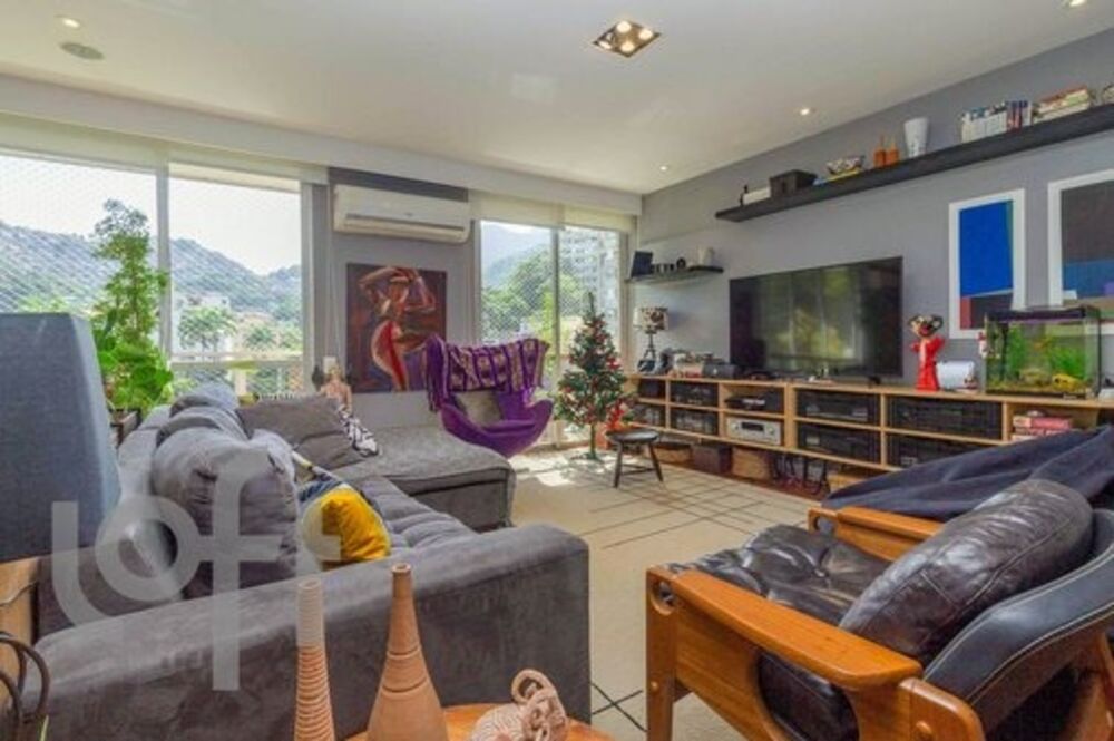 Apartamento à venda com 3 quartos, 140m² - Foto 1