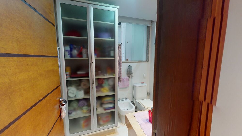 Apartamento à venda com 7 quartos, 600m² - Foto 2