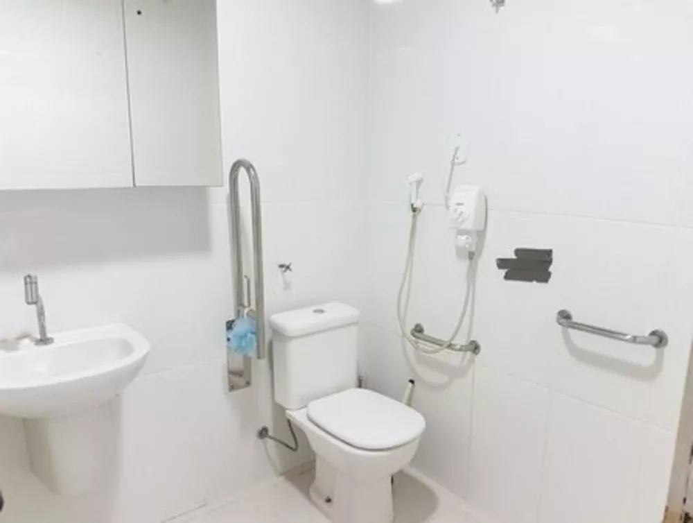 Apartamento à venda com 4 quartos, 242m² - Foto 2