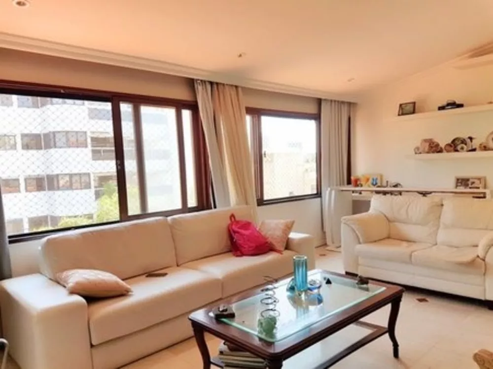 Apartamento à venda com 4 quartos, 242m² - Foto 1