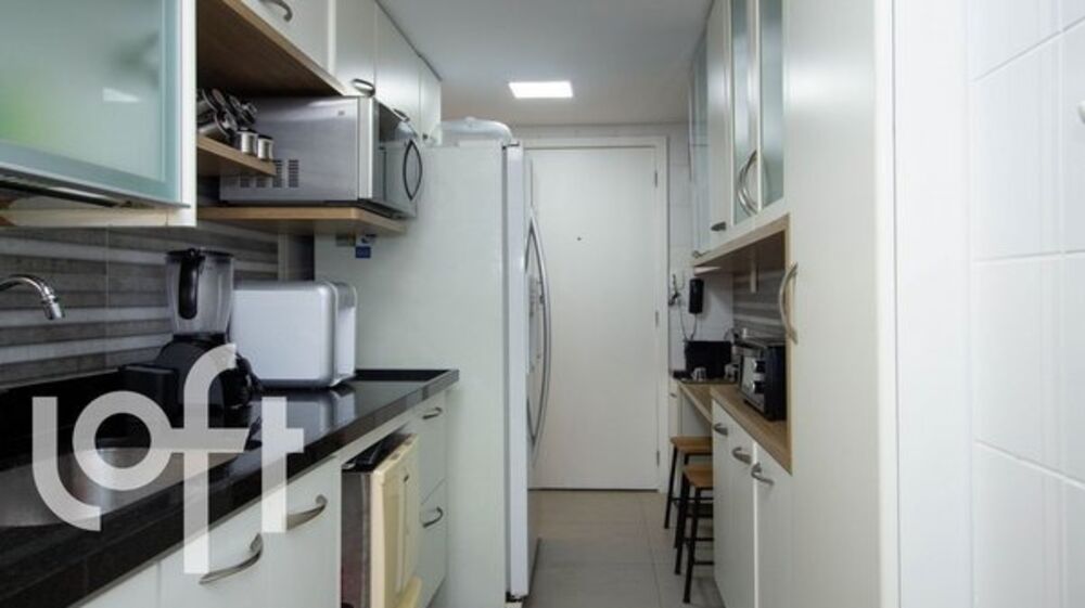 Apartamento à venda com 3 quartos, 94m² - Foto 2
