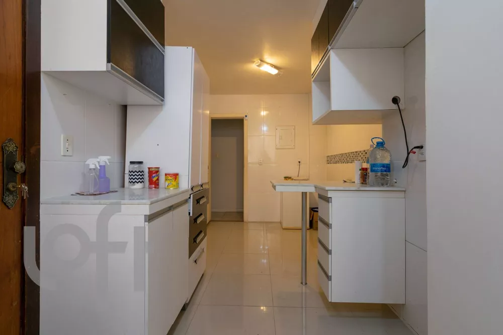 Apartamento à venda com 4 quartos, 150m² - Foto 15